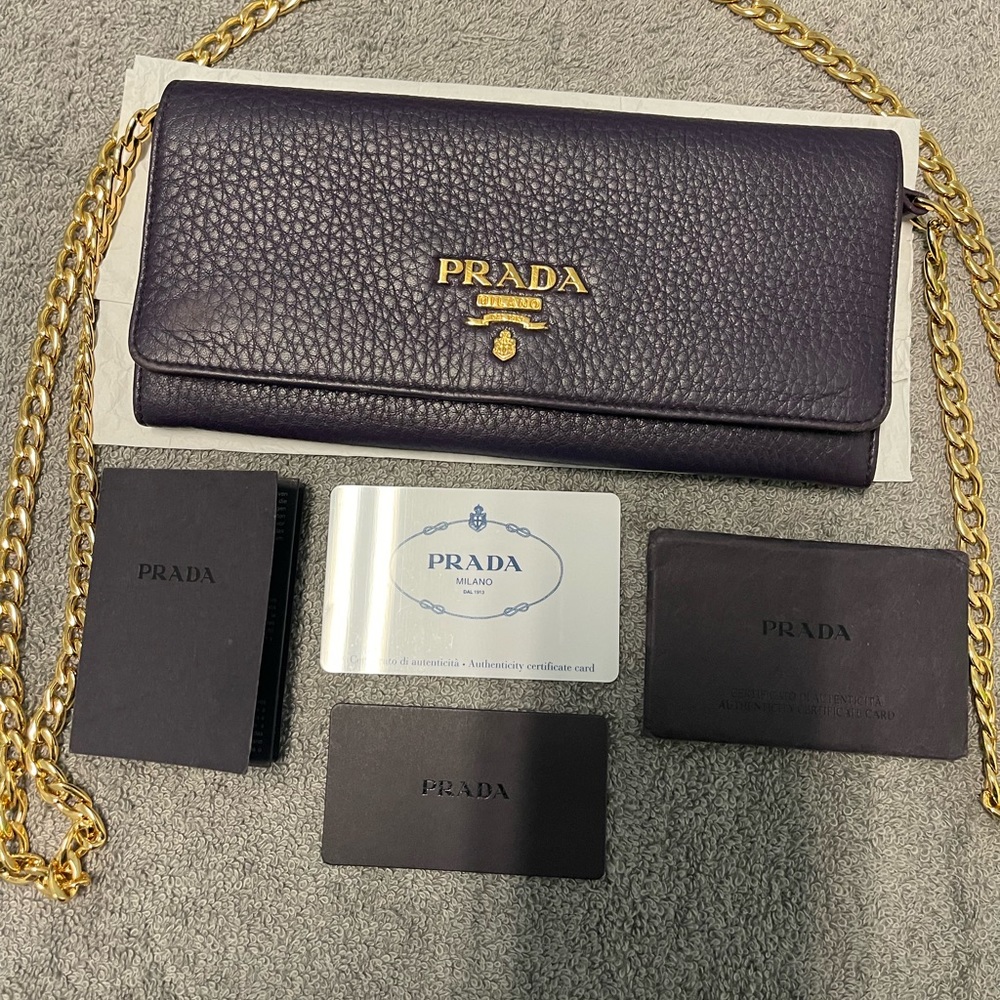 Prada chain leather shoulder wallet /clutch